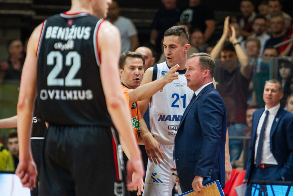 „Rytas“ žengė į LKL finalą – išsikvėpęs „Neptūnas“ ir skandalingas S. Galdiko smūgis