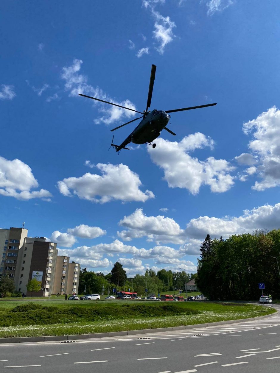 Į Vilnių sraigtasparnis atskraidino šešis žmones išgelbėjusio donoro širdį