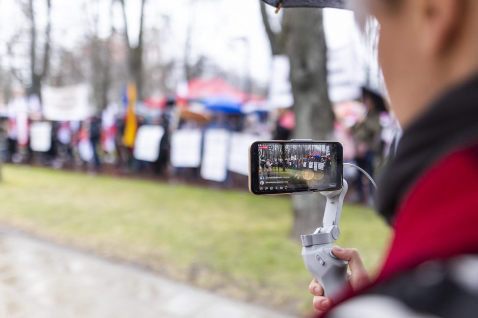 Protestuotojai reikalavo atšaukti Trakų rajono švietimo įstaigų pertvarką