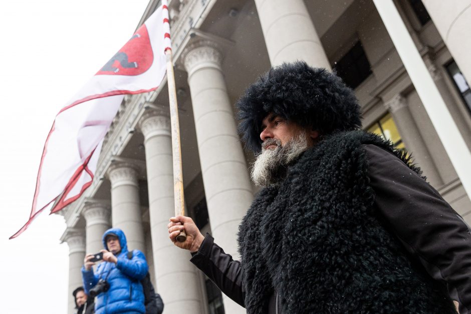 Mitinge dėl NT mokesčio – keli tūkstančiai žmonių: plešia kaip Naujininkų narkomanas