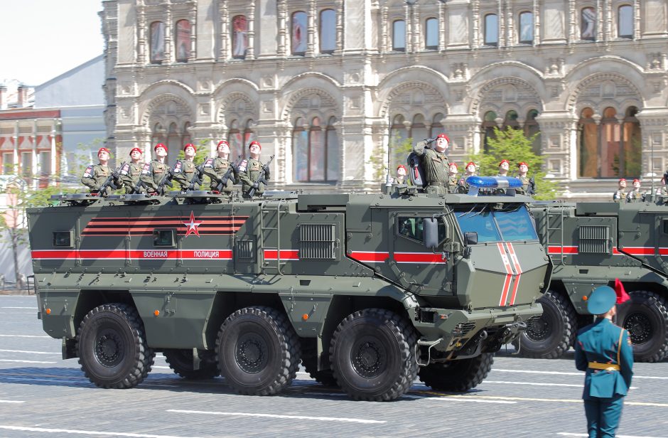 Pergalės dienos parade Maskvoje – naujos ginkluotės demonstracija