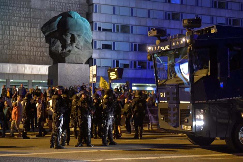 Vokietijoje per kraštutinių dešiniųjų protestą nukentėjo mažiausiai 20 žmonių 