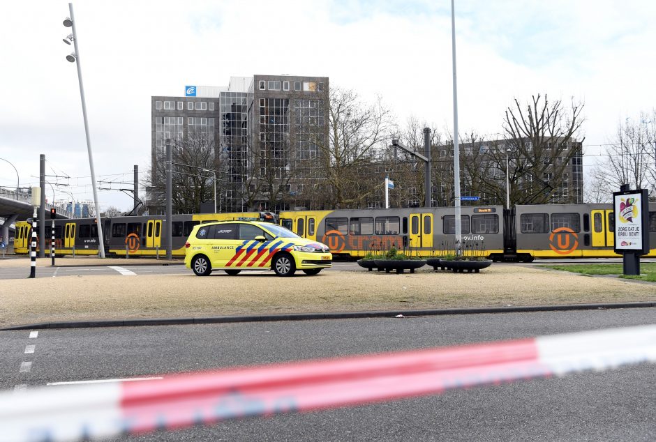 Nyderlanduose per šaudymą tramvajuje žuvo trys žmonės, policija suėmė įtariamąjį