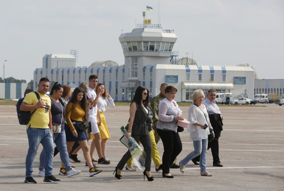 Rusijos ir Ukrainos lėktuvai paleidžiamus kalinius atskraidino į Maskvą ir Kijevą