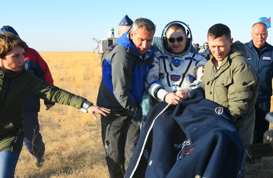 JAE, JAV ir Rusijos astronautai iš TKS sėkmingai grįžo į Žemę