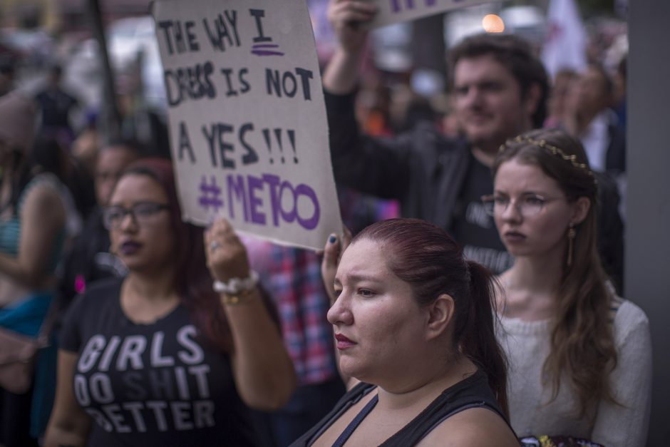 Šimtai demonstrantų surengė eitynes prieš seksualinį priekabiavimą 