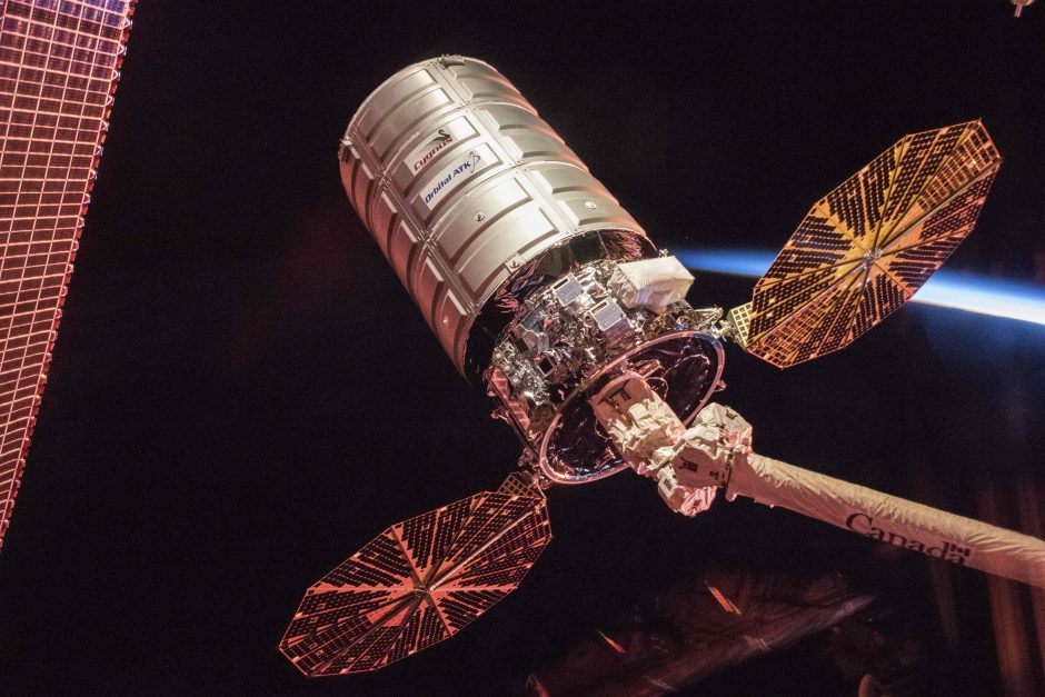 Į TKS siunčiamas pirmas krovininis erdvėlaivis po raketos „Sojuz“ nesėkmės