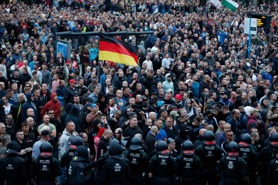 Vokietijoje per kraštutinių dešiniųjų protestą nukentėjo mažiausiai 20 žmonių 