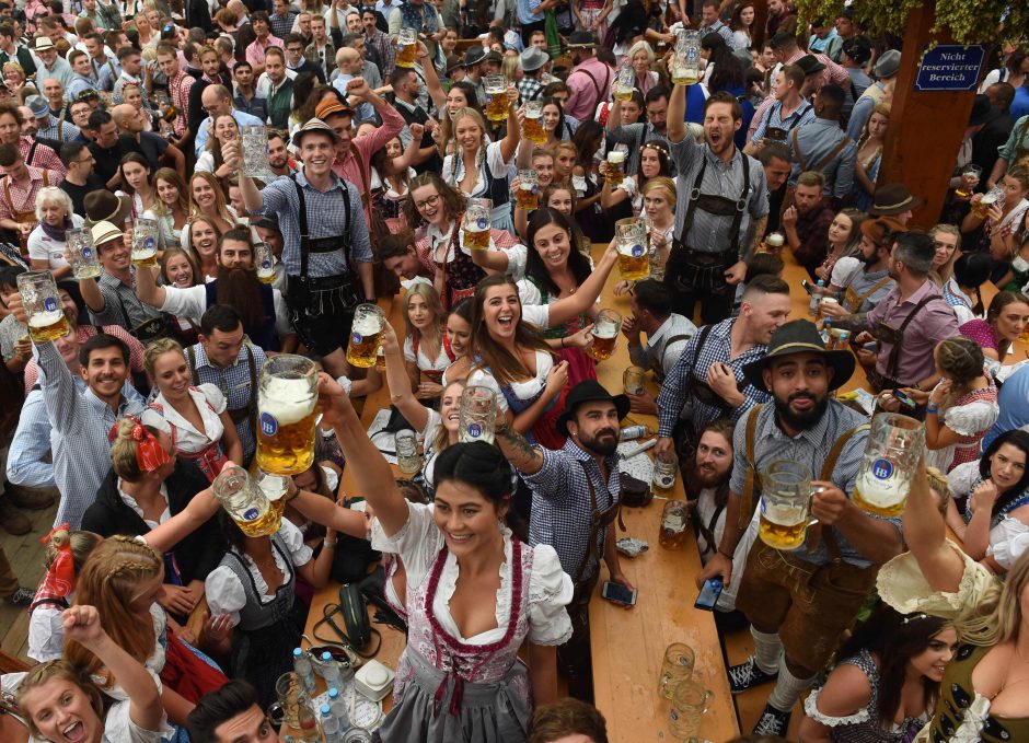 Didžiausioje alaus šventėje pasaulyje „Oktoberfest“ kainos kandžiojasi