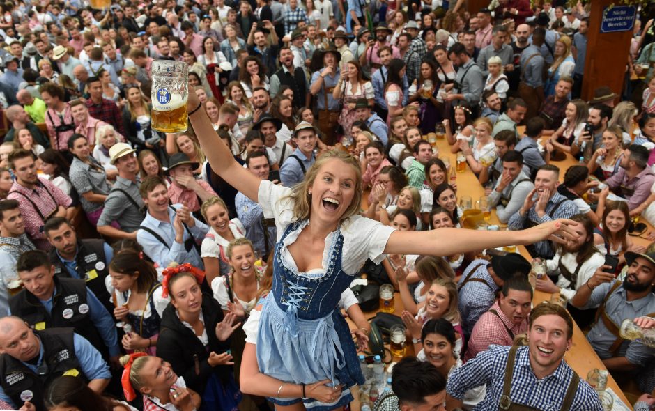 Didžiausioje alaus šventėje pasaulyje „Oktoberfest“ kainos kandžiojasi