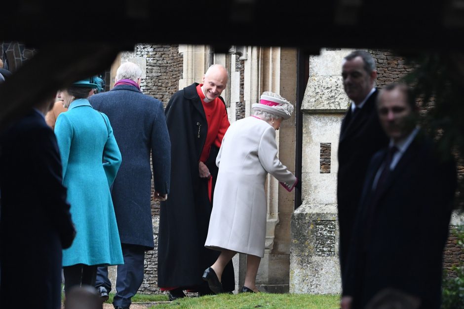 Karalienė Elizabeth II su šeima švenčia Kalėdas