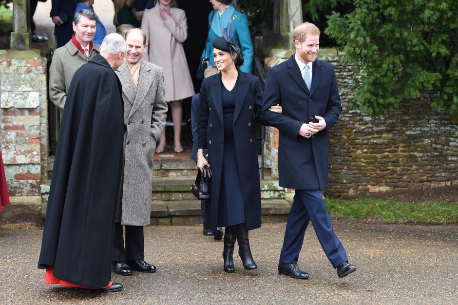 Karalienė Elizabeth II su šeima švenčia Kalėdas