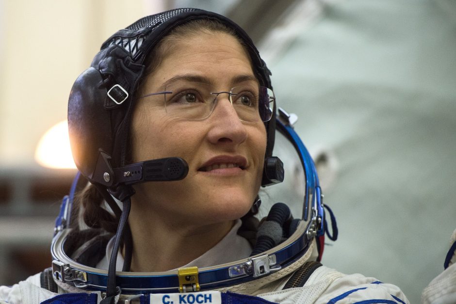 Pirmą kartą atvirame kosmose dirbs vien tik moterys
