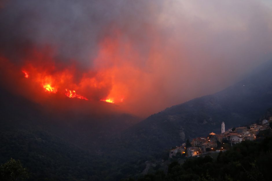 Korsikoje gaisrai sunaikino 2 tūkst. ha miško