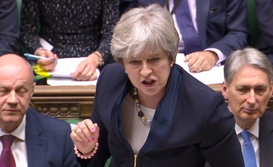 Th. May patyrė pralaimėjimą parlamentui balsuojant dėl „Brexit“