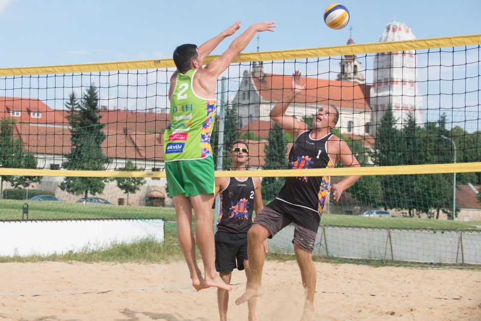 Favoritai užtikrintai žengė į Lietuvos paplūdimio tinklinio čempionato pusfinalius