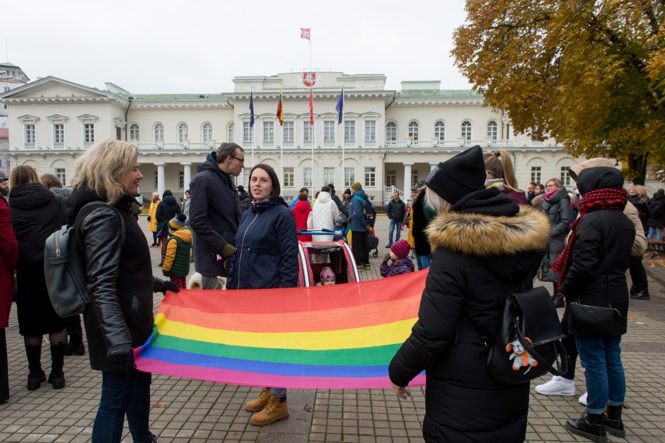 Renginys „Mamos už mamas! Palaikymo valanda Rasai Račienei“