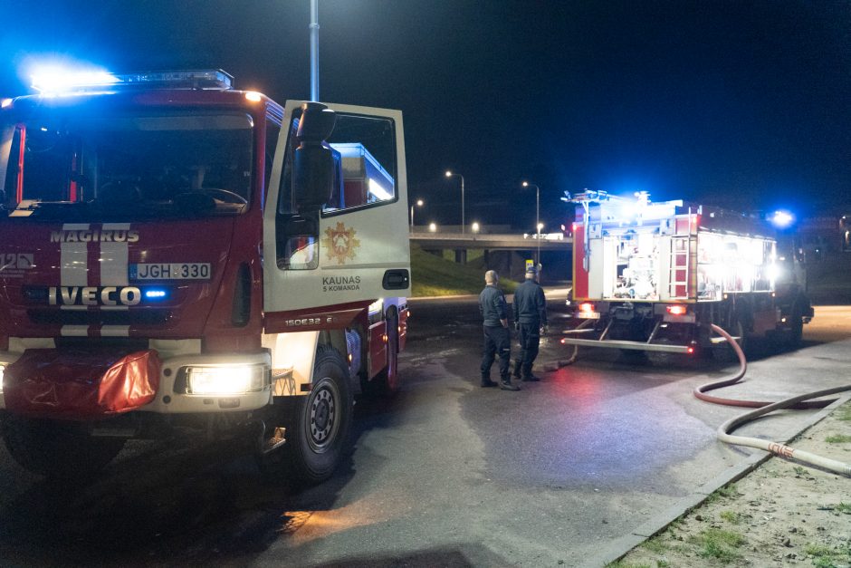 Šilainių turgavietėje kilo didžiulis gaisras