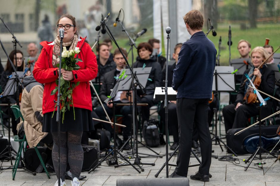 Kaune minimos 50-osios R. Kalantos susideginimo metinės