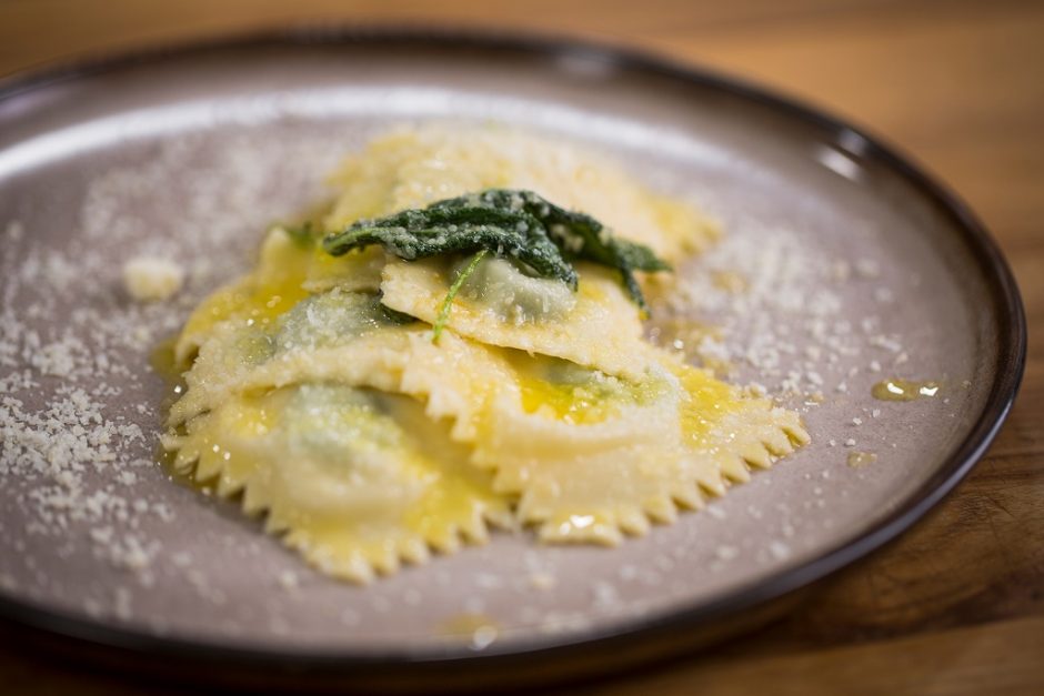 Itališko maisto gerbėjams – naminių raviolių su špinatais receptas