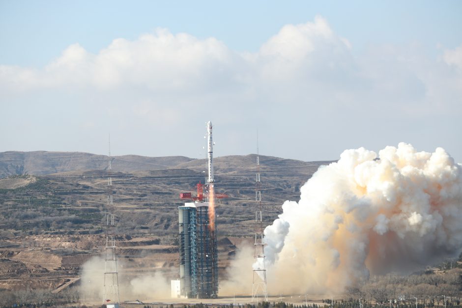Kinija atidėjo savo palydovinės navigacijos tinklo paskutinio palydovo paleidimą