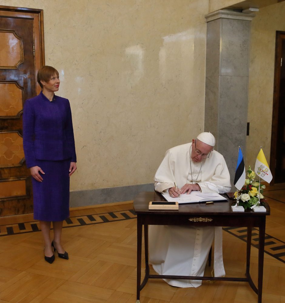 Popiežius Estijoje prabilo apie išnaudojimo skandalus