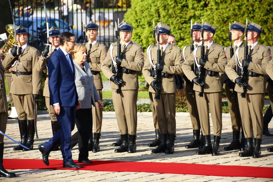 A. Merkel lankosi karo reparacijų reikalaujančioje Lenkijoje