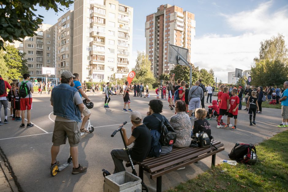 Vilniuje atidaryta poeto S. Gedos vardo alėja