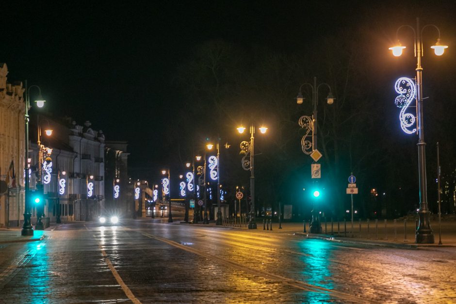 Vilniaus gatvės pasipuošė žiemos šventėms