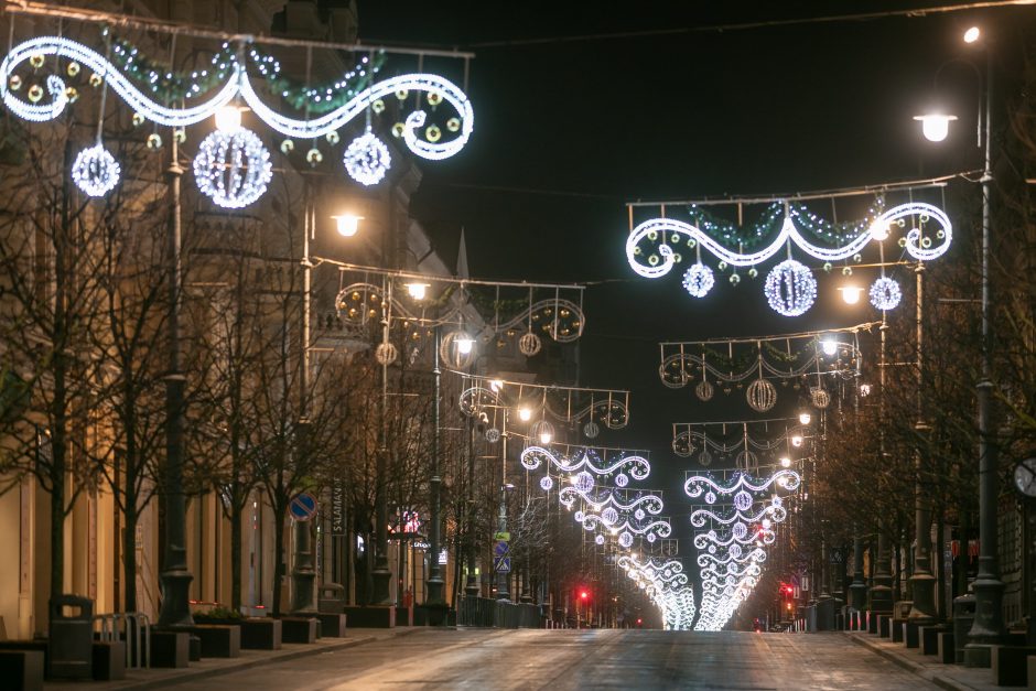 Vilniaus gatvės pasipuošė žiemos šventėms