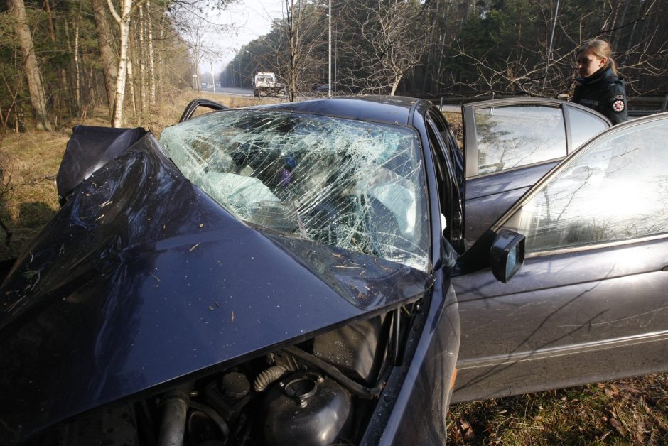 Praėjusi para keliuose: sužeista 16 žmonių, iš jų net 5 nepilnamečiai