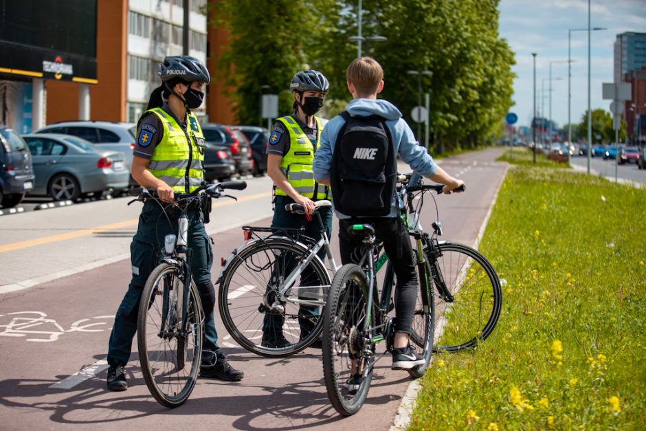 Pasaulinei dviračių dienai paminėti – Klaipėdos apskrities pareigūnų priemonės saugumui priminti