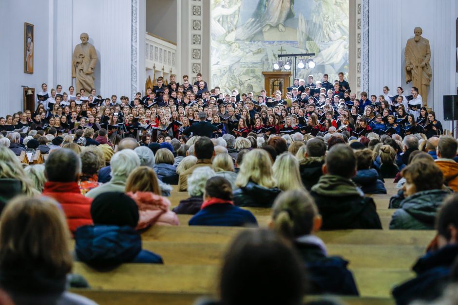 Studentų chorai sužavėjo klaipėdiečius