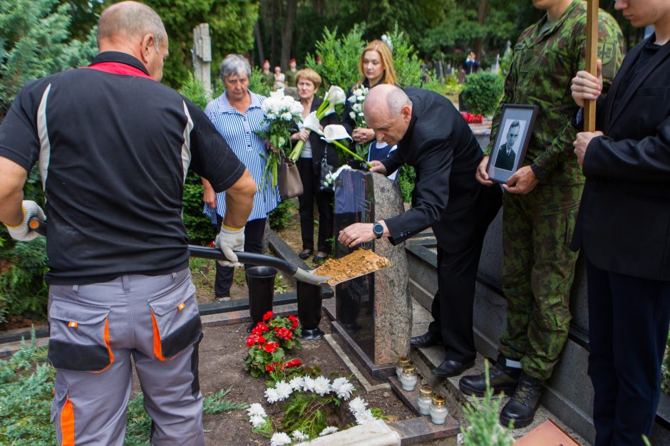 Jūrų karininko palaikai atgulė Kaune