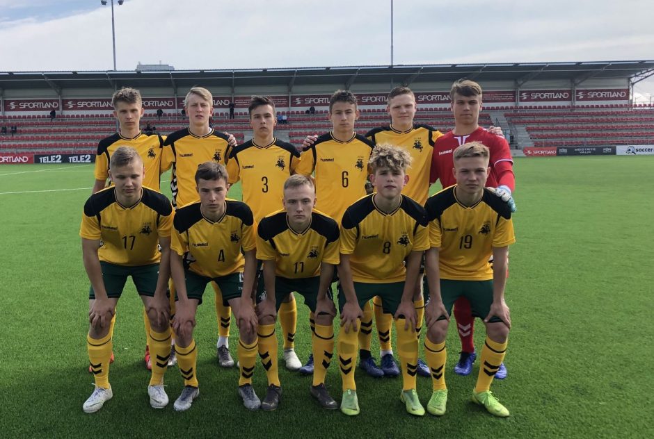 Septyniolikmečiai Lietuvos futbolininkai palaužė Farerų salas