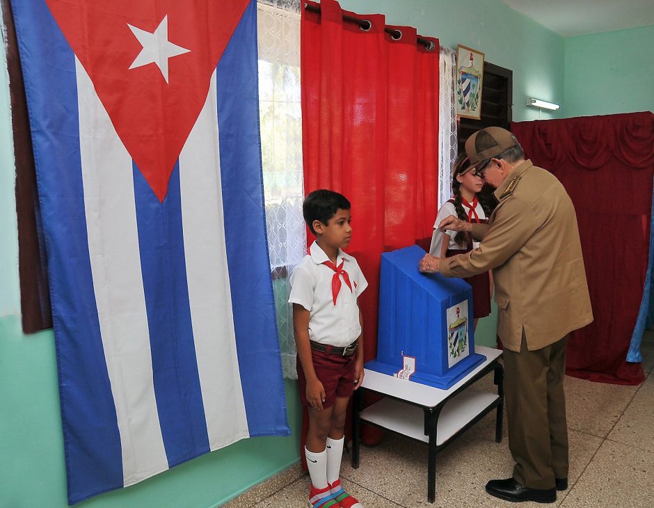 Kuboje per referendumą pritarta socializmo vaidmenį įtvirtinančiai konstitucijai