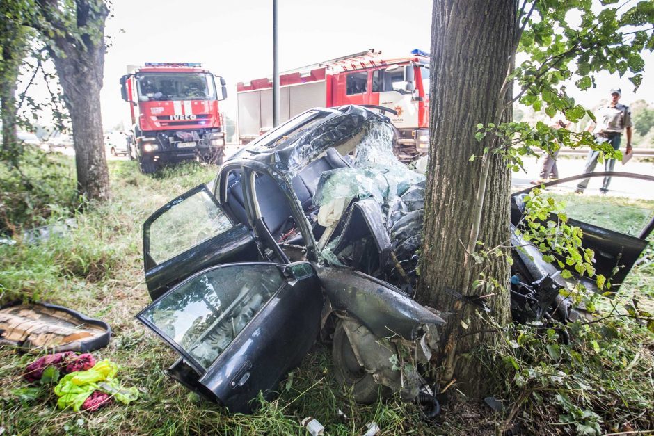 Tragiškas savaitgalis keliuose: sužeista daugiau nei pusšimtis žmonių