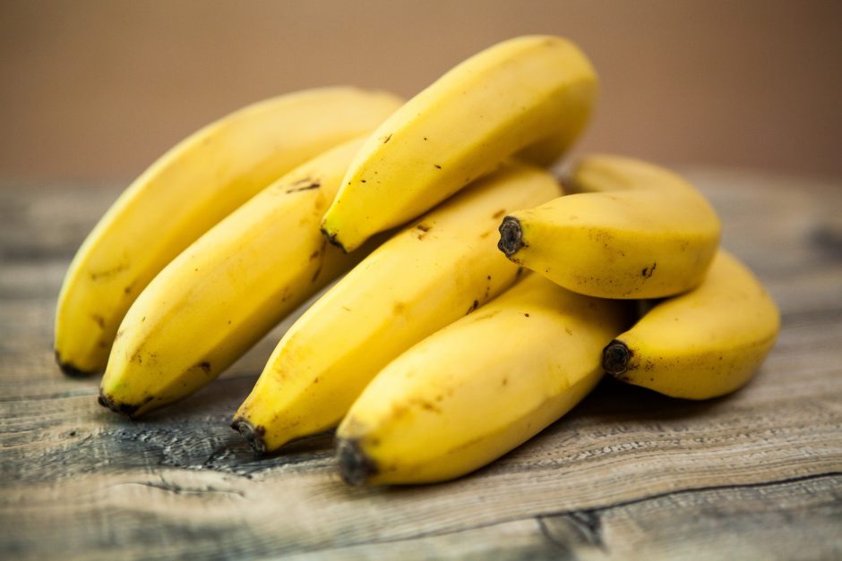 Bananinis džemas su cinamonu ir riešutais