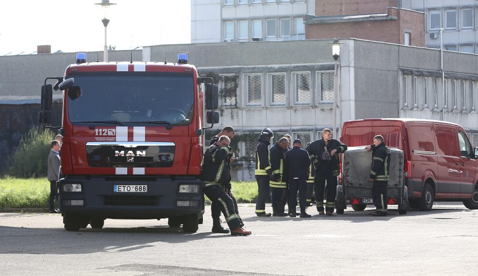 Energetikos instituto laboratorijoje išsiliejo chemikalai, evakuoti žmonės