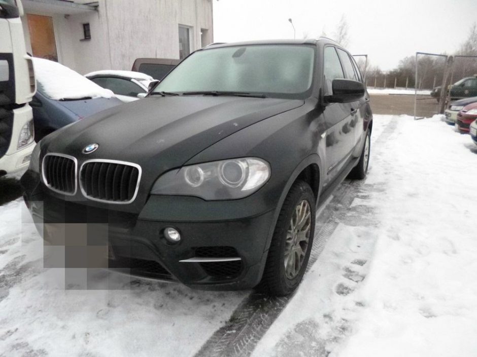 Prie BMW vairo – jūra iki kelių