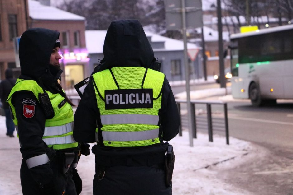 Pareigūnų patikrinimas Kaune: baudomis apipylė skubėjusius „A“ juosta 