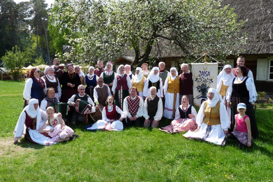 „Poezijos pavasarėlyje“ ant K. Borutos kalnelio laikytasi tradicijų