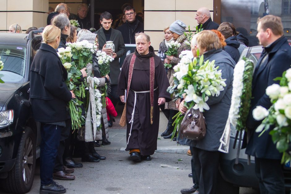 Aktorius A. Storpirštis atgulė amžino poilsio Menininkų kalnelyje