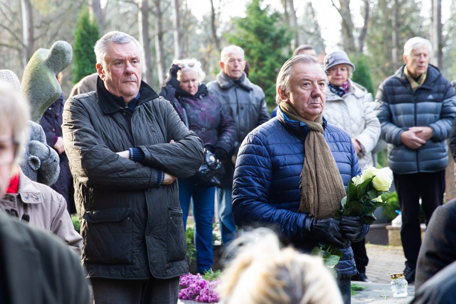 Aktorius A. Storpirštis atgulė amžino poilsio Menininkų kalnelyje