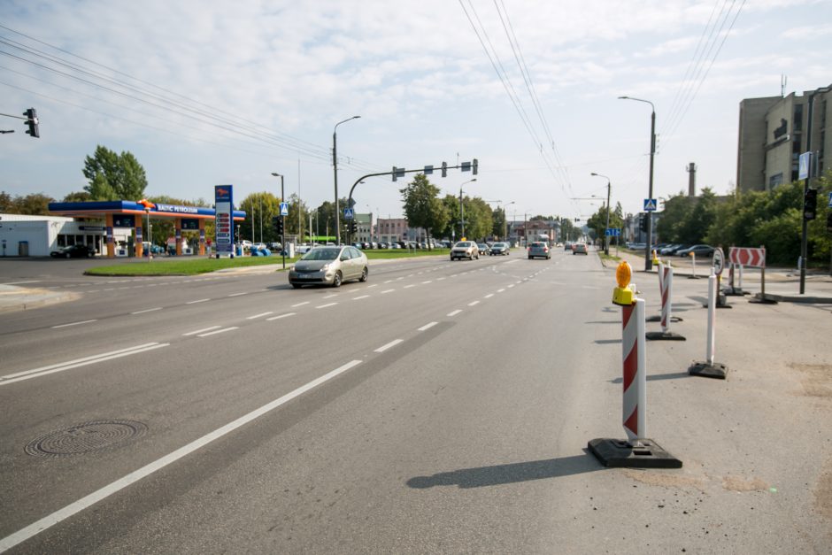 Vairuotojus Kaune piktina ne tik prasidėjusios spūstys: ar laukiama didelių avarijų?