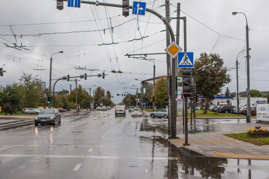 Šviesoforai Kauno gatvėse kelia sumaištį – čia užprogramuotos avarijos