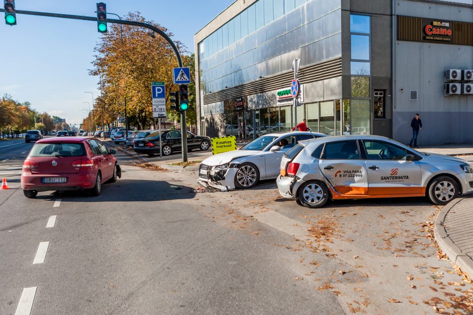 Kaune pasipylė eismo nelaimės: tarp nukentėjusiųjų – ir kūdikis 