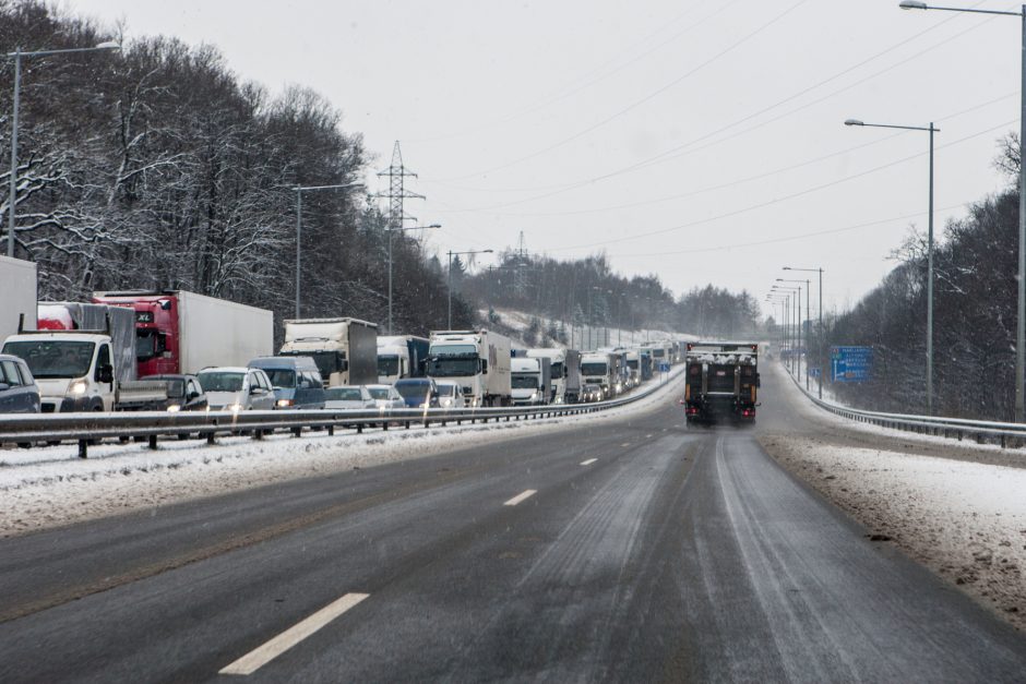 Dėl masinės avarijos Vakariniame aplinkkelyje buvo uždarytas eismas