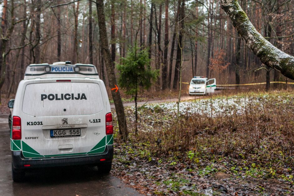 Po girininko radinio į Kleboniškio mišką sugužėjo specialiosios tarnybos 