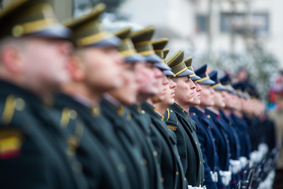 Valstybės vėliavos pakėlimo ceremonija Nepriklausomybės aikštėje